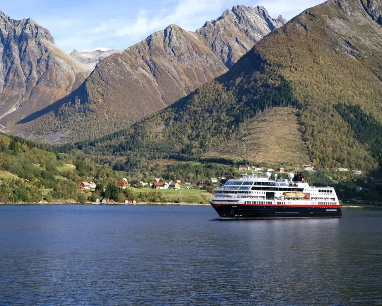 Hjortekjøt frå Vestland servert om bord